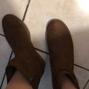 Steve Madden brown booties